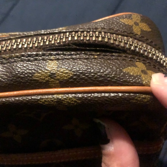 Louis Vuitton Danube Crossbody Bag - Picture 8 of 16